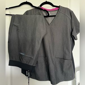 Med Couture Touch scrubs Set